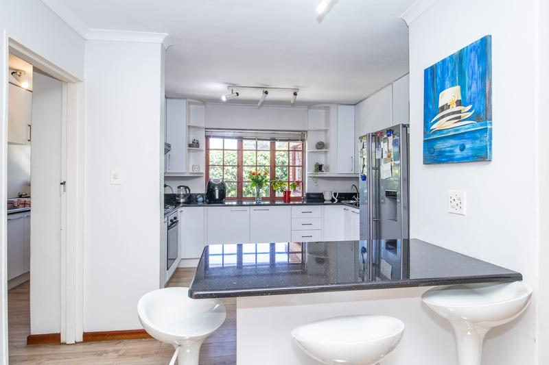 5 Bedroom Property for Sale in Constantia Western Cape